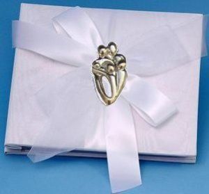 http://www.a-weddingday.com/diy/BlendingFamilyGuestBookXlg.jpg